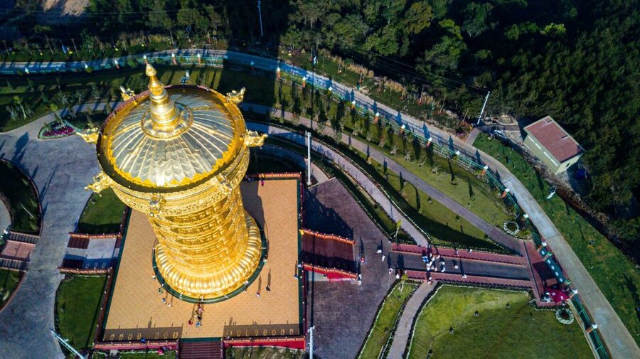 Bảo tháp Kadam (Kadam Stupa) nhìn từ trên xuống