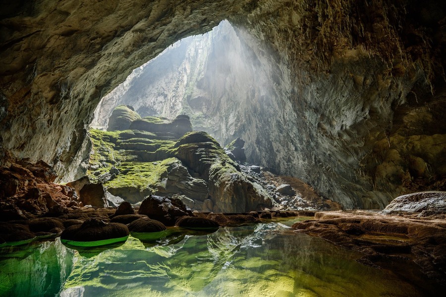 Vẻ đẹp kỳ vĩ của hang Sơn Đoòng - hang động tự nhiên lớn nhất thế giới
