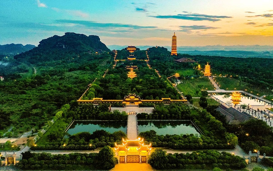 Quần thể khu tâm linh núi chùa Bái Đính tại tỉnh Ninh Bình