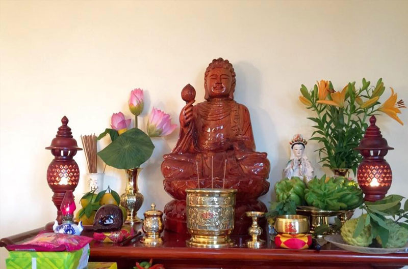 cach-trang-tri-le-dai-phat-dan-tai-gia-3