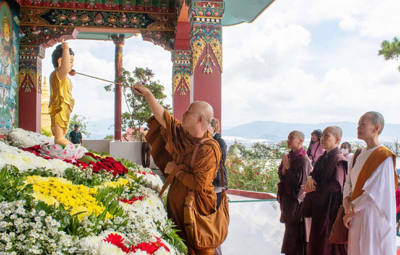 y-nghia-le-phat-dan-sanh-vesak-4