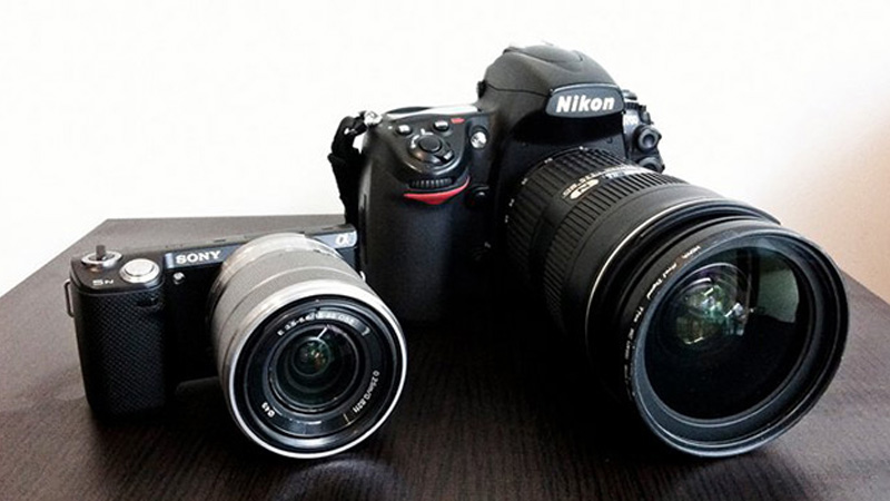 Máy ảnh DSLR hoặc Mirrorless: