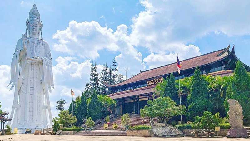 TOP 9 ngôi chùa linh thiêng và đẹp nhất tại Đà Lạt